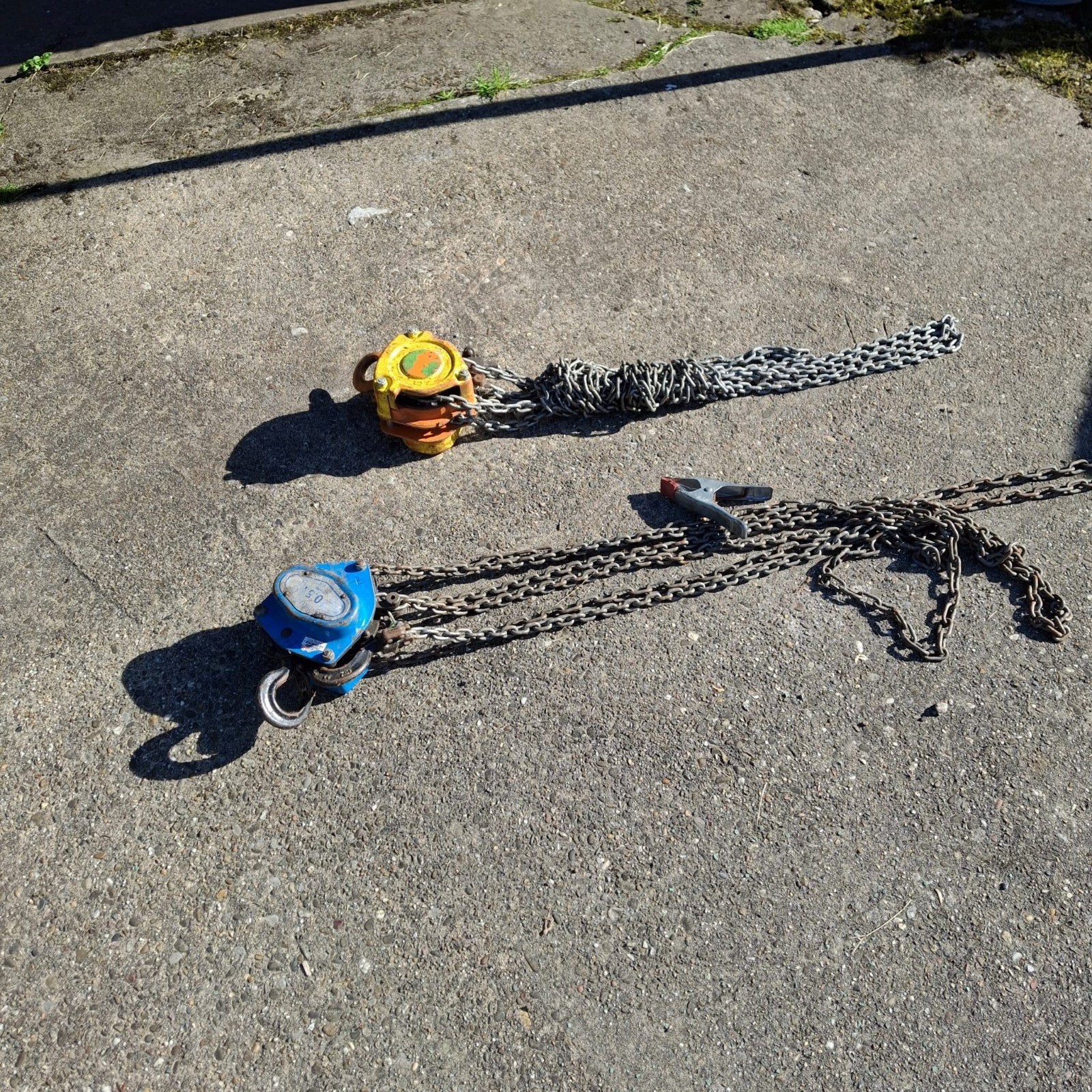 Kettingtakel , 1x 2ton en 1 x0,5ton, Ophalen