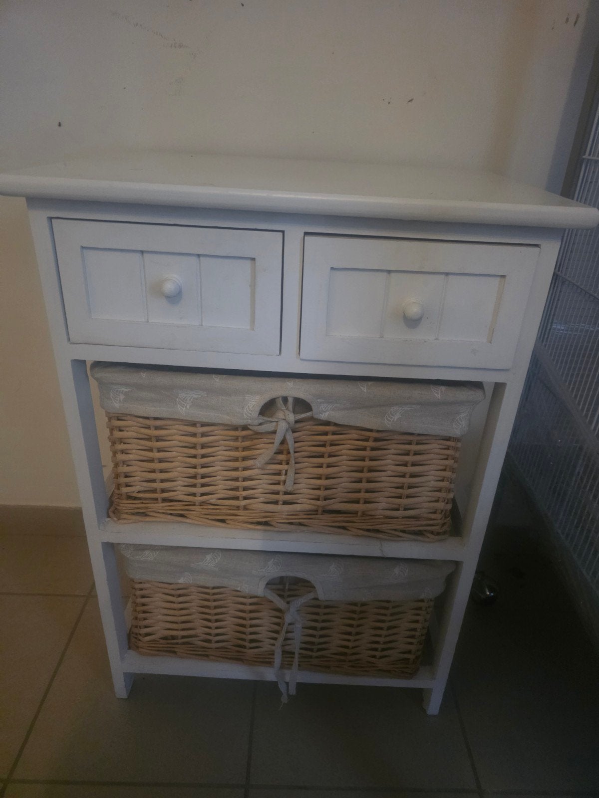 Commode état neuf, Maison & Meubles, Armoires | Commodes, Enlèvement