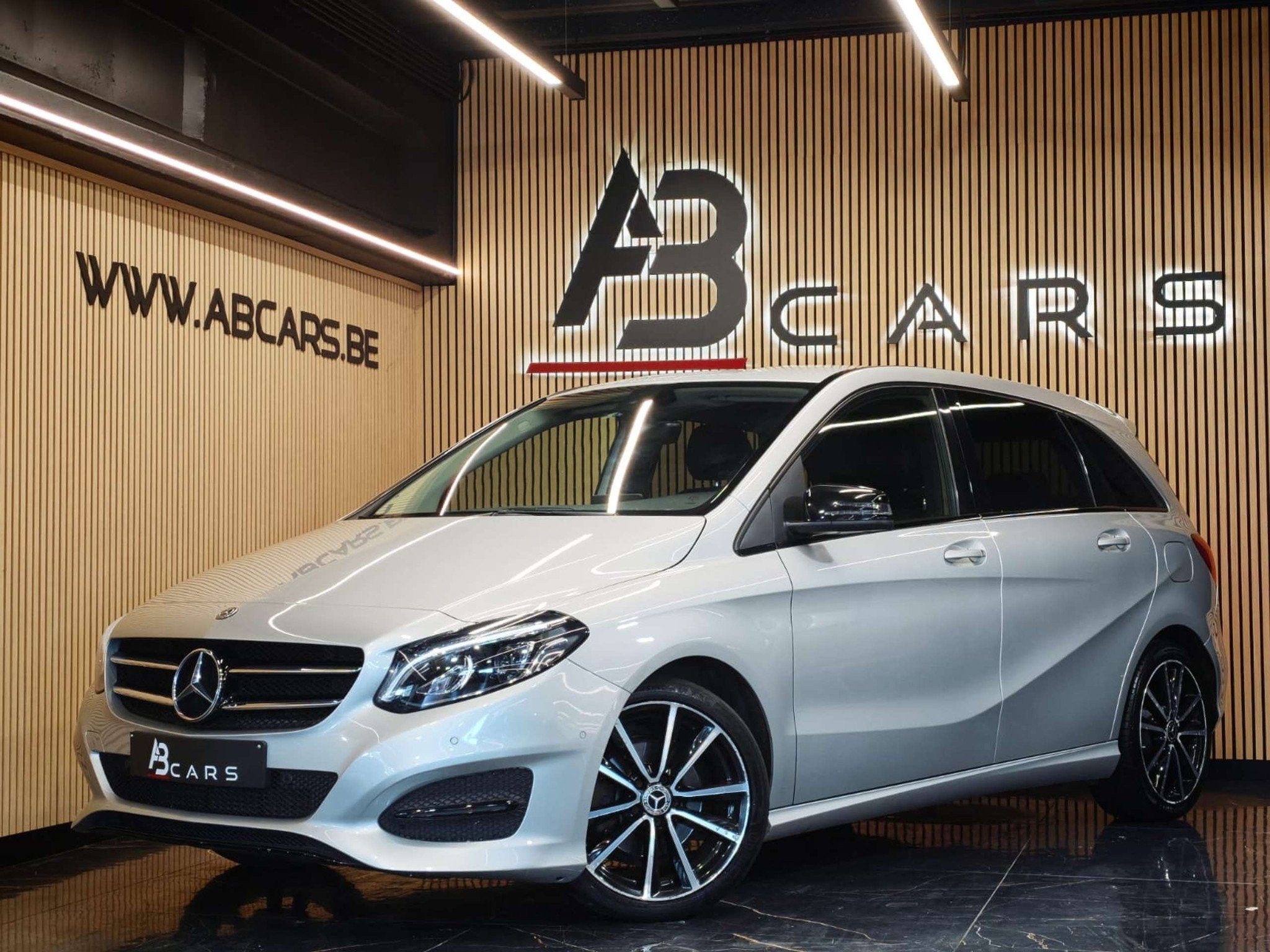 Mercedes-Benz B-Klasse 180 PACK SPORT * 1 ER PROPRIETAIRE *, Autos, Argent ou Gris, Achat, Euro 6, Entreprise