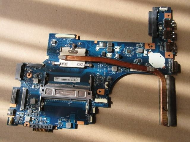 ZKWAE LA-B302P Rev: 1.0 moederbord + AMD A8-6410 Radeon R5, Computers en Software, Ophalen of Verzenden, Gebruikt