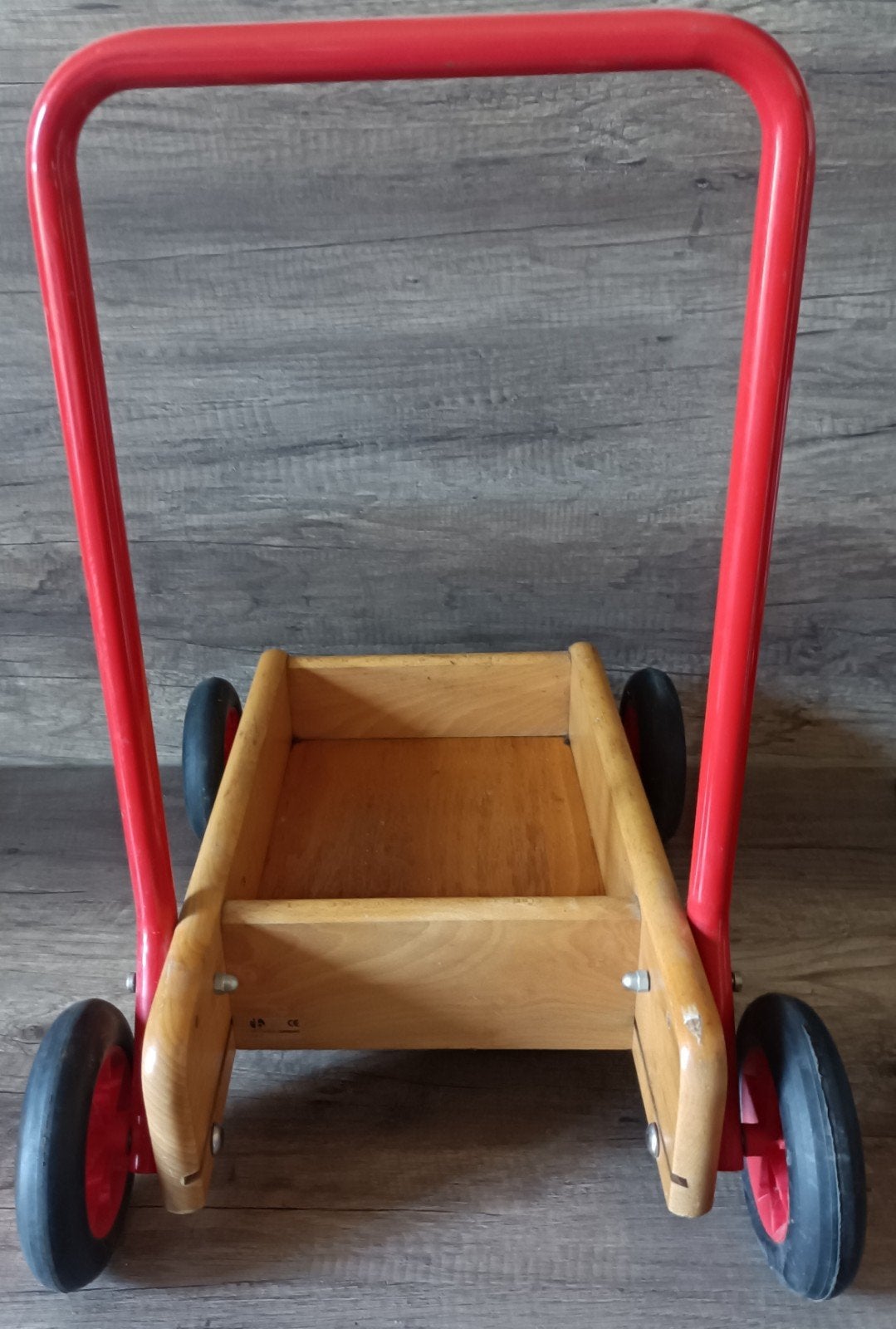 Ancien chariot en bois, Ophalen