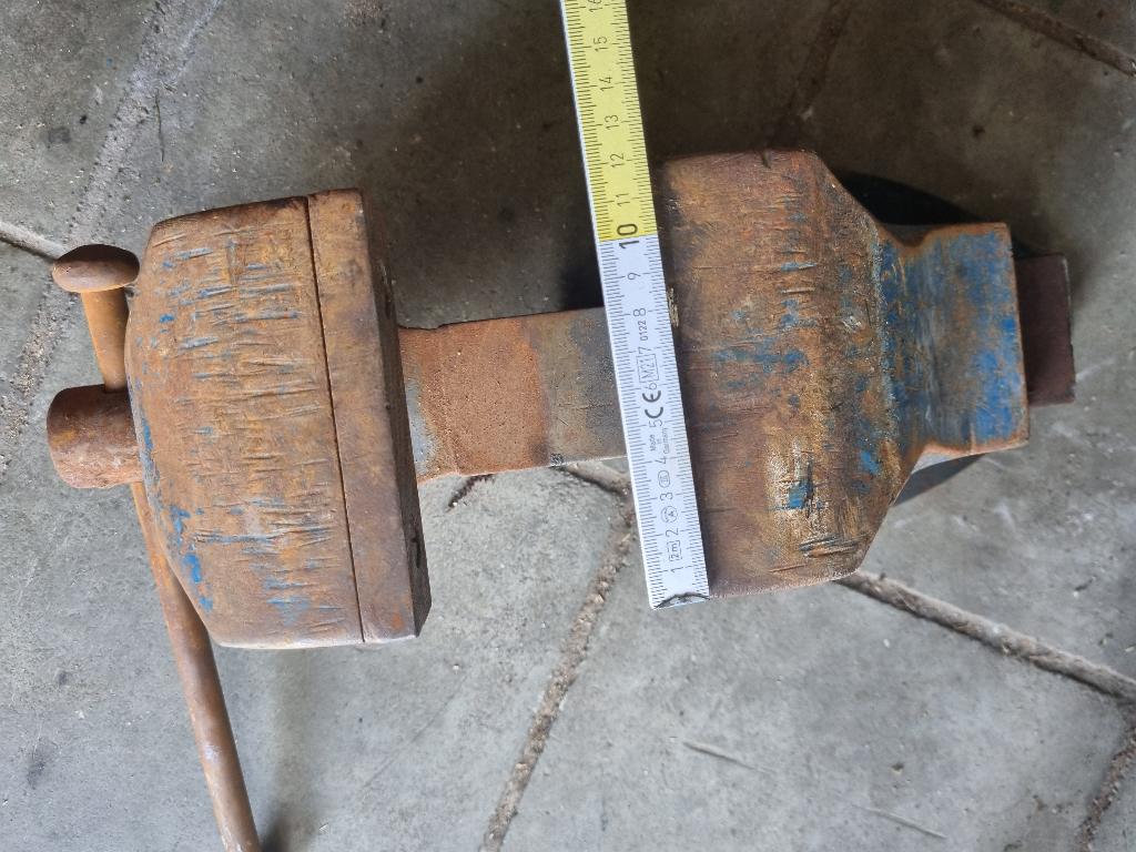 2 Bankschroeven, Doe-het-zelf en Bouw, Ophalen, Gebruikt, Minder dan 70 cm, Bankschroef