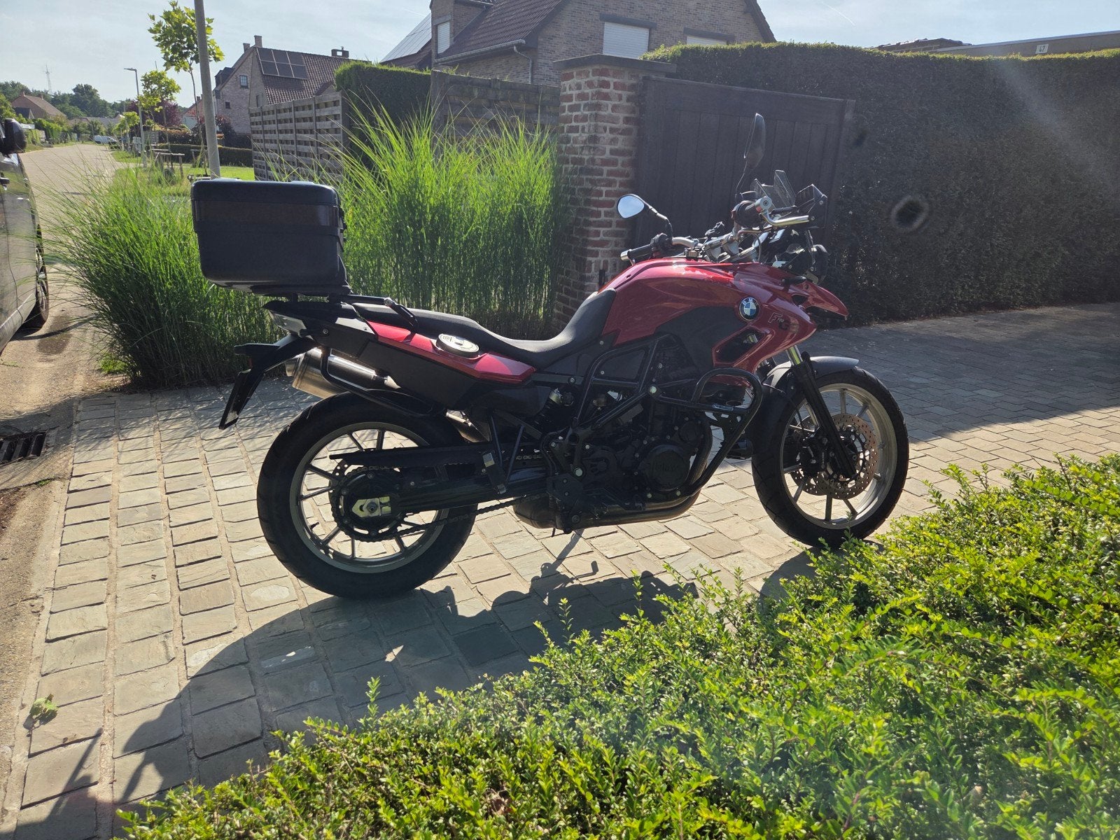 BMW F700 GS, Motoren, Ophalen