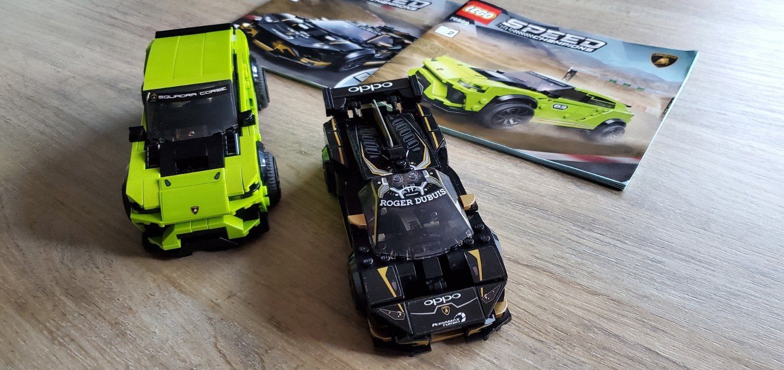 Lego 76899 lamborghini 
2 auto's zijn compleet.
Met 2 boekje, Ophalen of Verzenden, Compleet, Lego