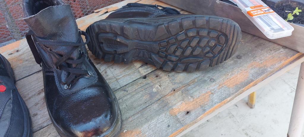 Chausure de travail casi neuf pointure 45, Enlèvement, Chaussures