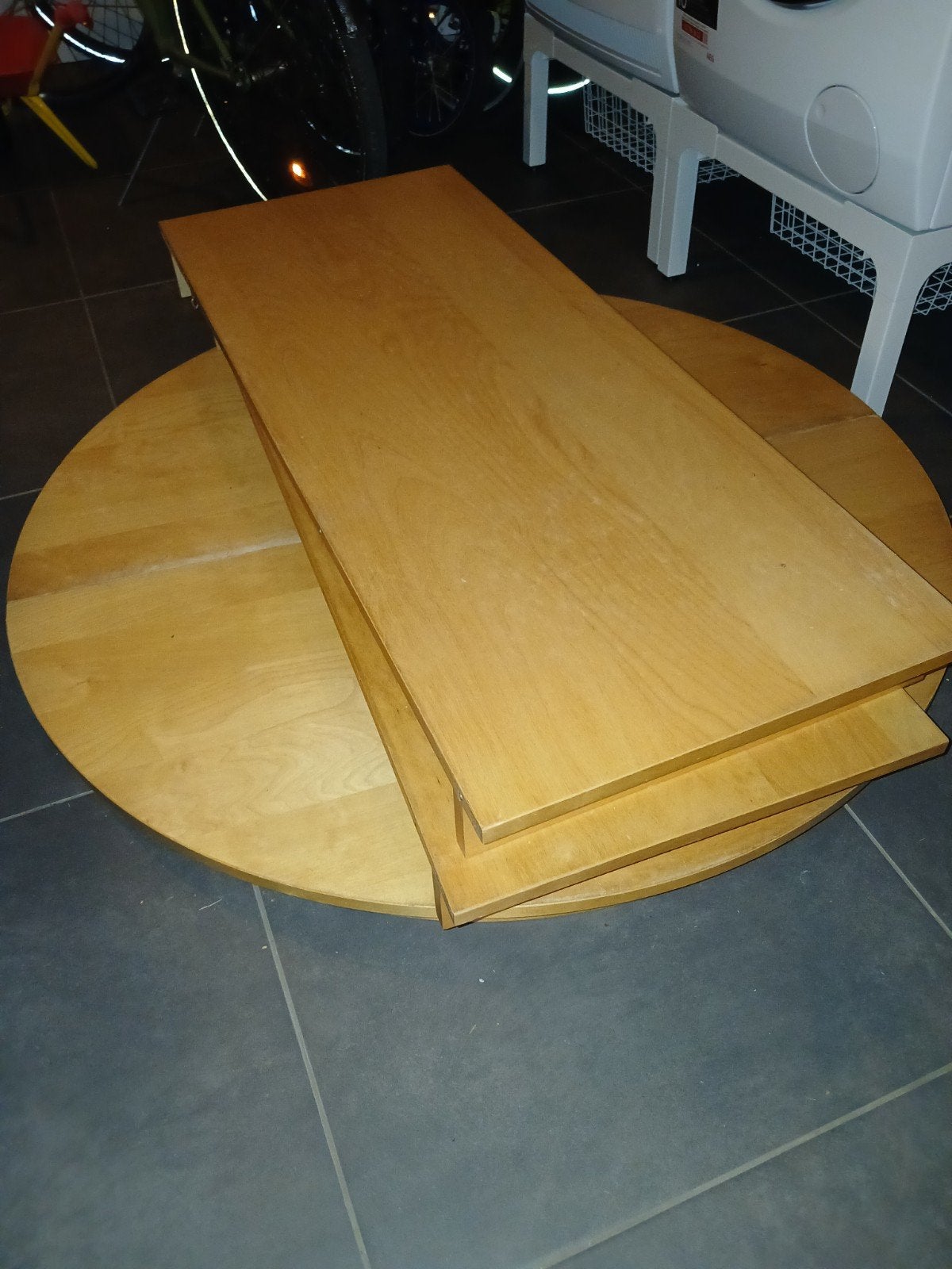 ronde tafel die kan verlengd worden tot een ovale tafel, Tuin en Terras, Ophalen