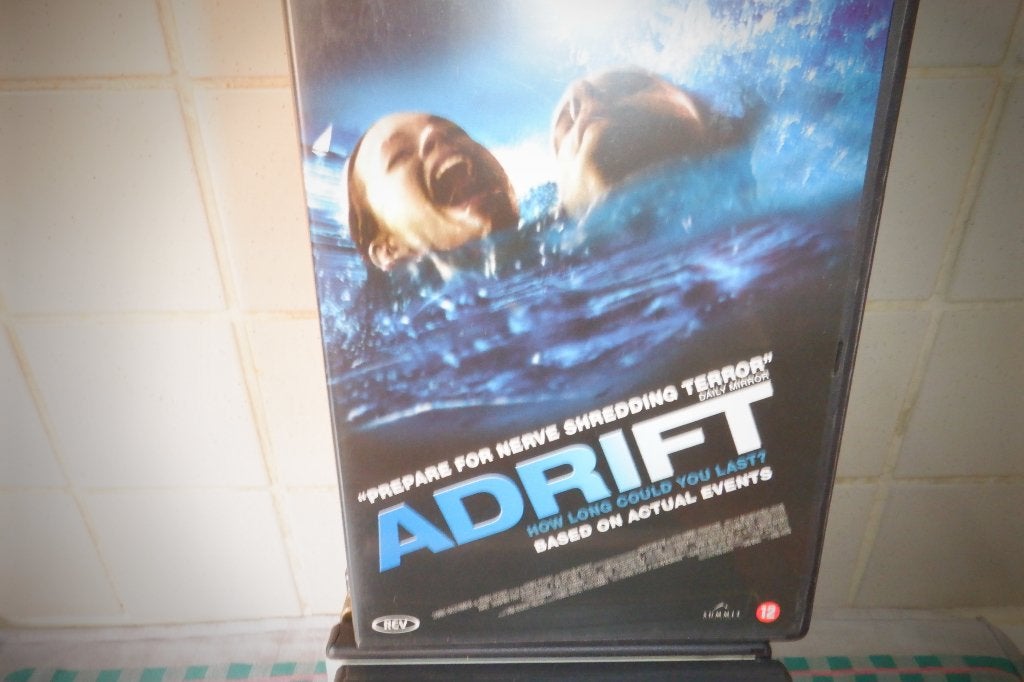 DVD Adrift.(Based on actual events), Suppléments, Enlèvement ou Envoi, Anglais, Thriller d'action