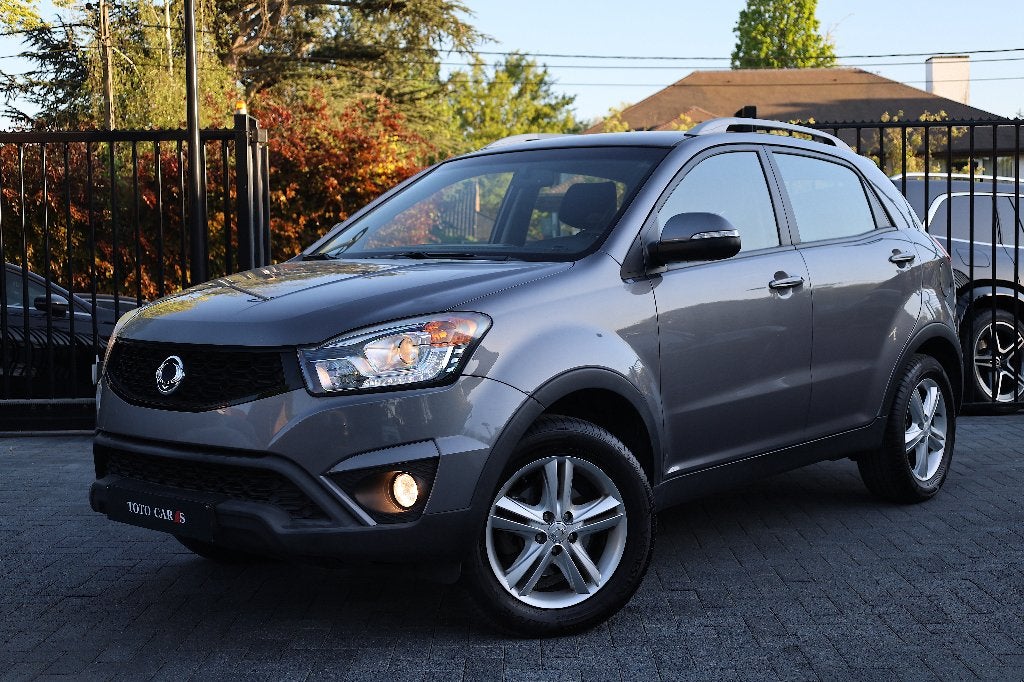 SsangYong Korando 2.0i | 2WD | Navi | Cruise | Stoel-Verwar, Autos, SsangYong, Capteur de stationnement, Argent ou Gris, Achat