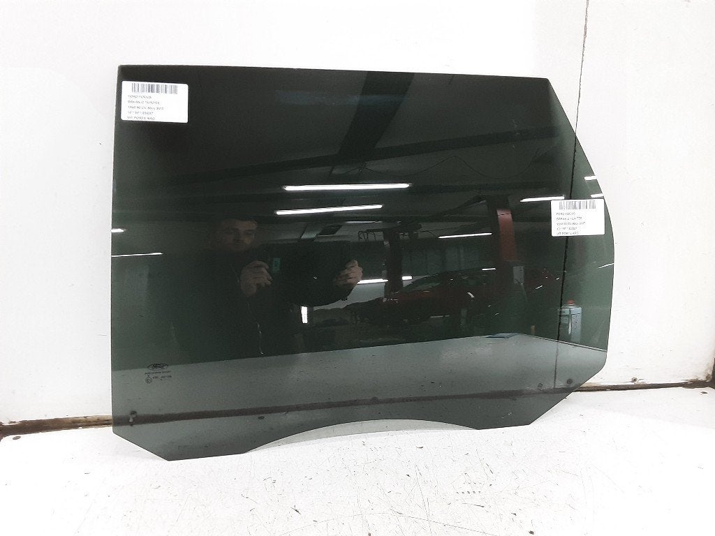 VITRE ARRIERE GAUCHE Ford Focus 2 Wagon (01-2004/09-2012), Mevr. I. Hauben, Rue de l'Espoir 34 34
4030  GRIVEGNÉE, BE, Info@Collignon.be