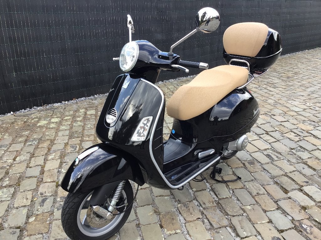 Vespa gts 125, Fietsen en Brommers, Scooters | Vespa, Ophalen, Nieuw, Benzine, 125 cc