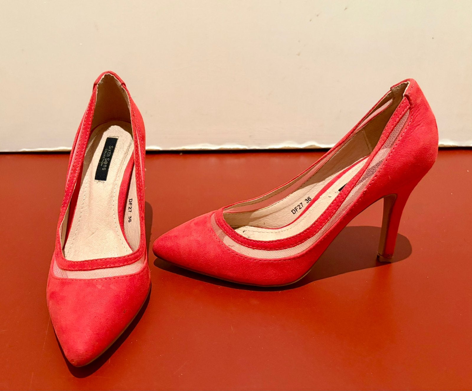 Rode hakken – maat EU 36, Kleding | Dames, Schoenen, Ophalen of Verzenden, Schoenen met hoge hakken, Gedragen, Rood