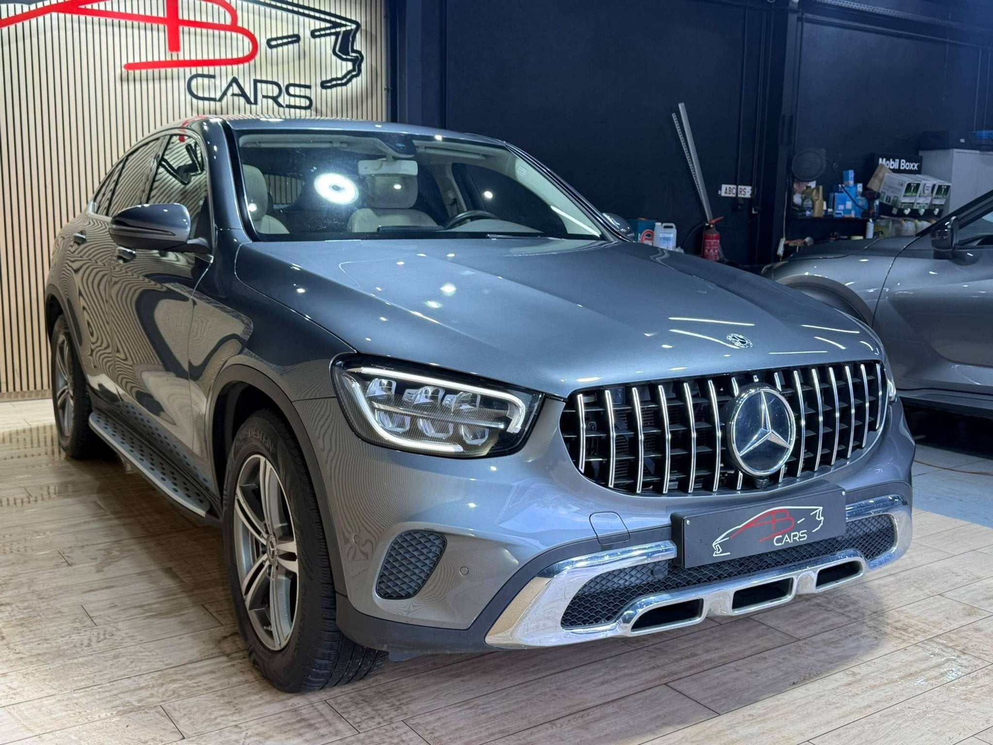 Mercedes-Benz GLC 200 4-Matic * COUPE * LOOK PACK AMG * GAR, Autos, Cuir, Argent ou Gris, 5 portes, 5 places