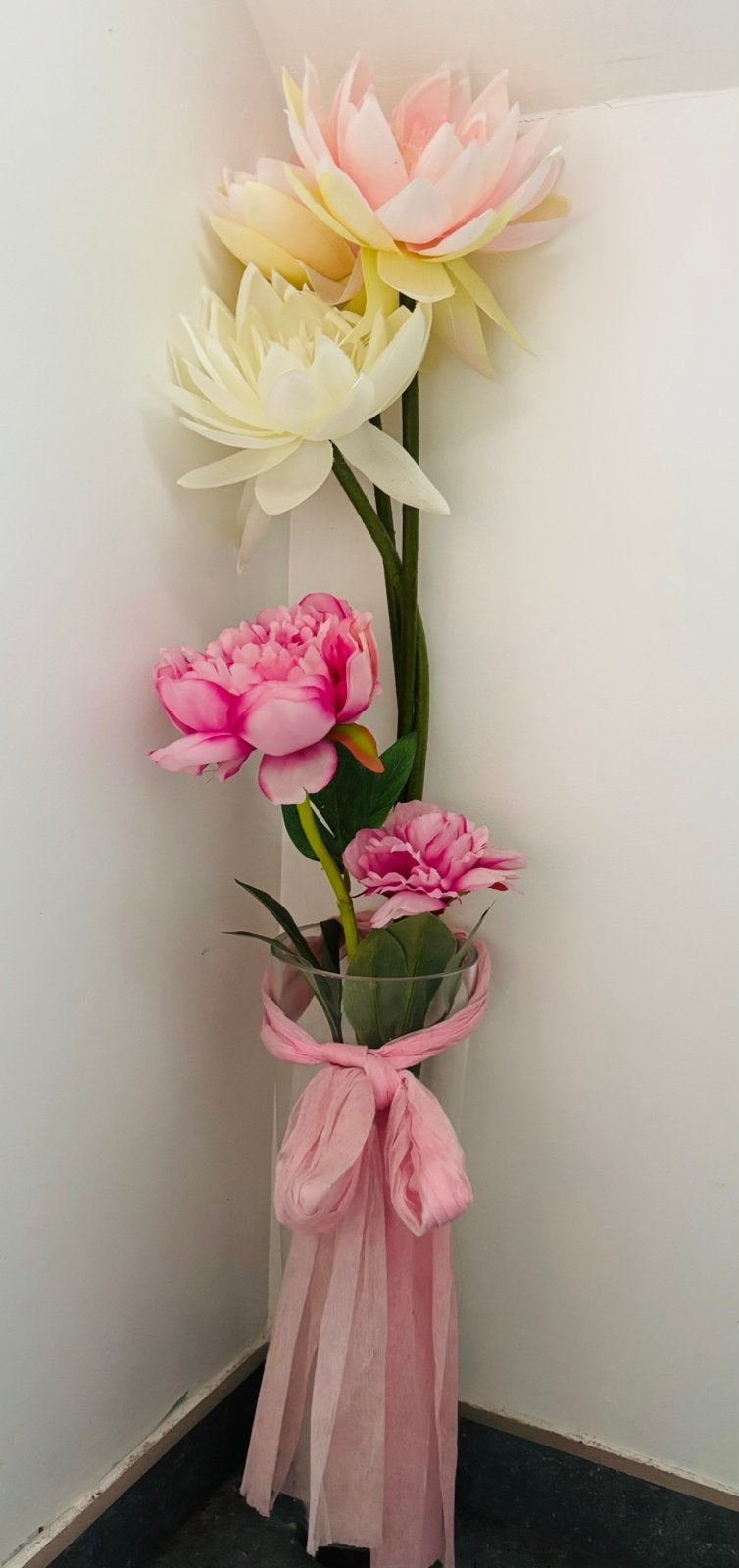 Superbe vase avec fleurs, Verre, Enlèvement, Neuf