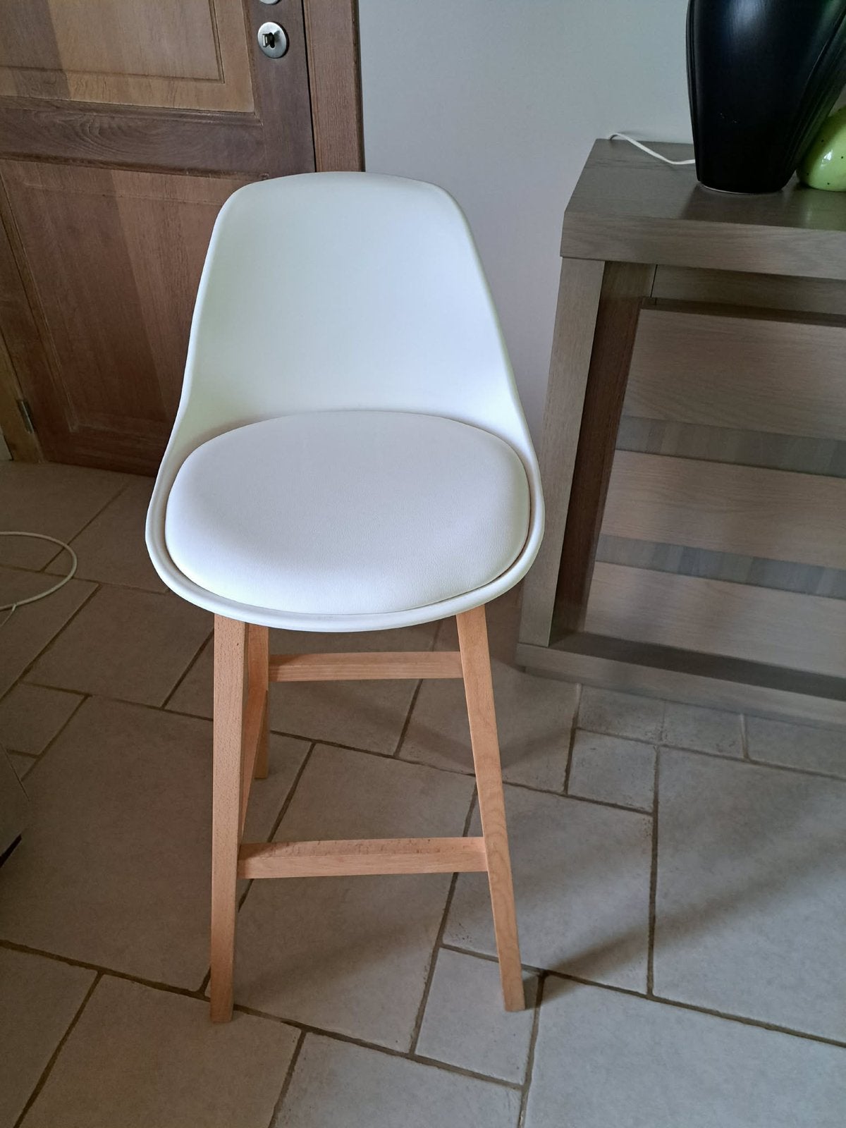 Lot de 2 tabourets hauts blancs, Huis en Inrichting, Barkrukken, 2 krukken, Ophalen, Zo goed als nieuw, Hout