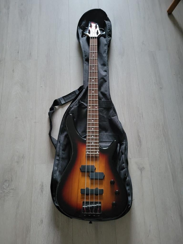 Stagg BC300 (Sunburst)

Basse/Basguitaar + Housse/Tas, Musique & Instruments, Instruments à corde | Guitares | Basses, Enlèvement