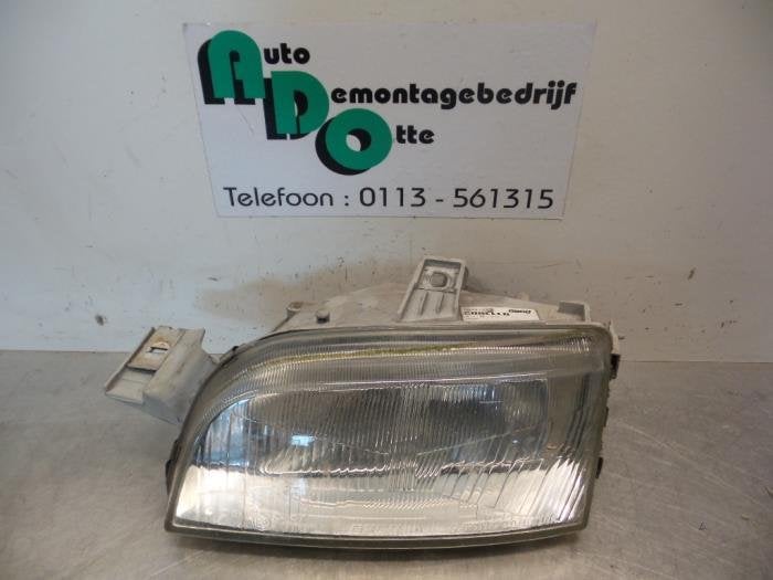 Phare gauche d'un Fiat Punto (Punto 94-), Autos : Pièces & Accessoires, -, 3 mois de garantie, Utilisé, Fiat