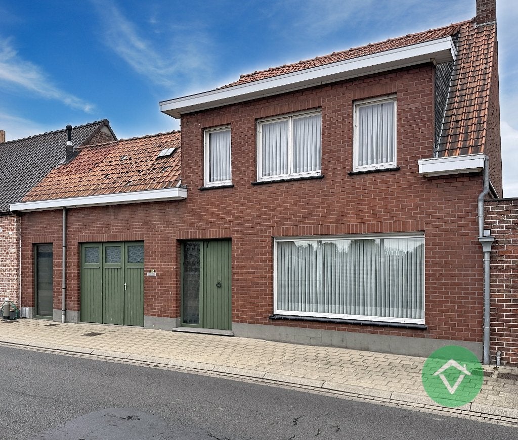 Woning met 3 slaapkamers en garage te Ichtegem, Immo, 200 tot 500 m², 424 kWh/m²/jaar, 3 kamers, Tussenwoning