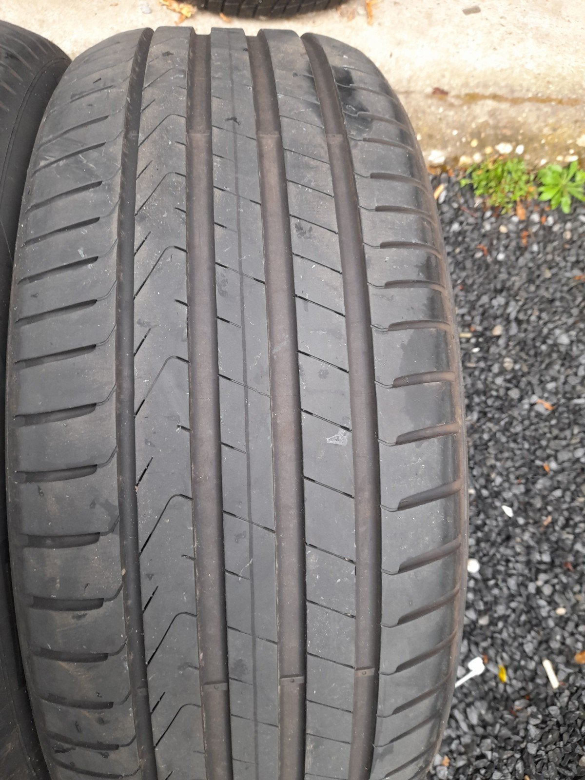 2 mooie banden 235 50 20 pirelli, Auto-onderdelen, Banden en Velgen, Ophalen of Verzenden, Band(en)