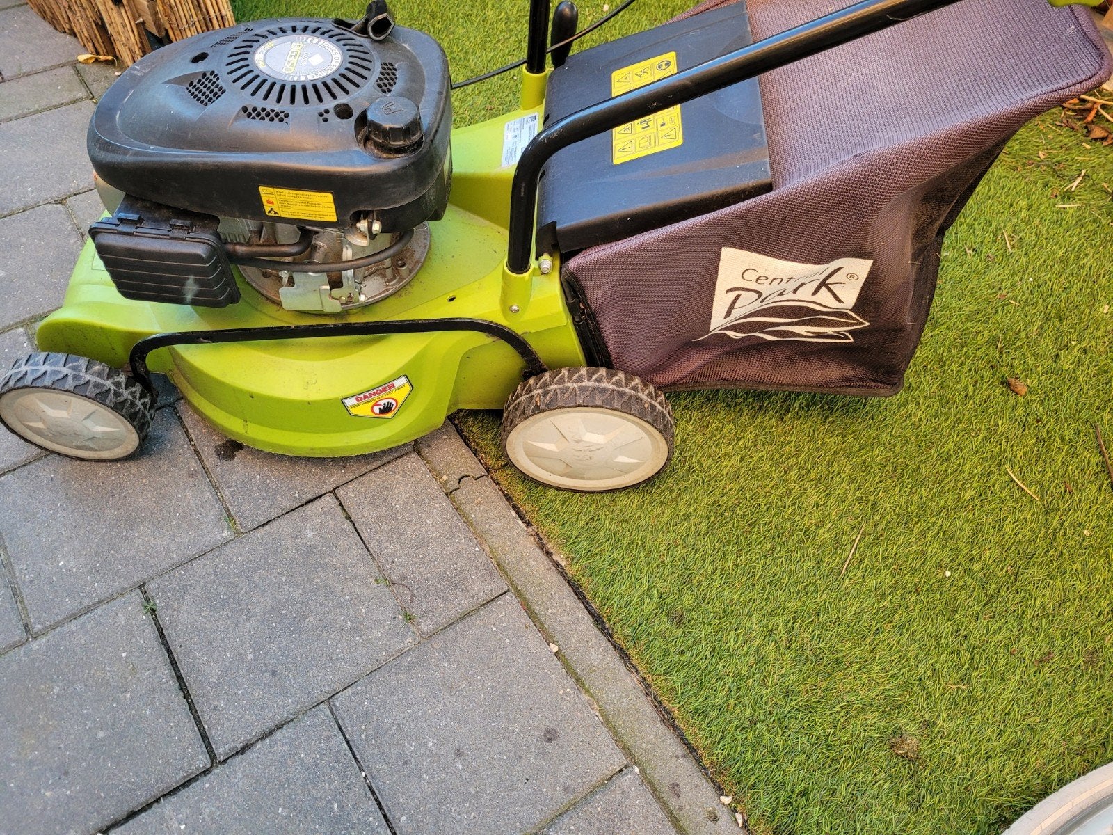 benzine grasmaaier central park, Tuin en Terras, Cirkelmaaier, Gebruikt, Opvangbak, 30 t/m 39 cm