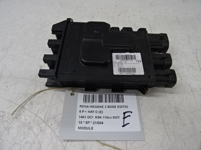 UNITE ELECTRONIQUE Megane III Berline (BZ) (243800011R), Utilisé, Renault