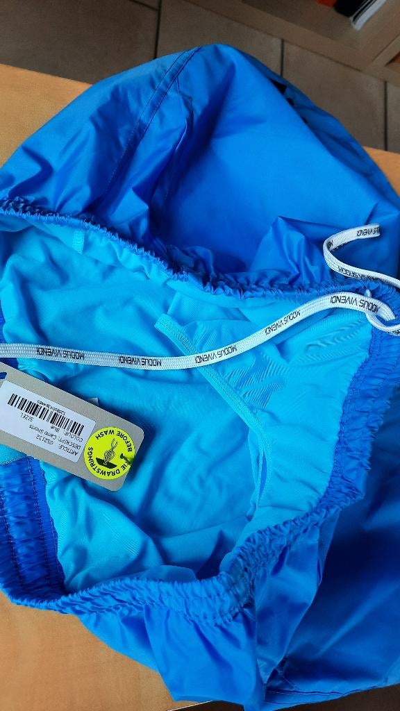 Short maillot homme Modus Vivendi, Envoi