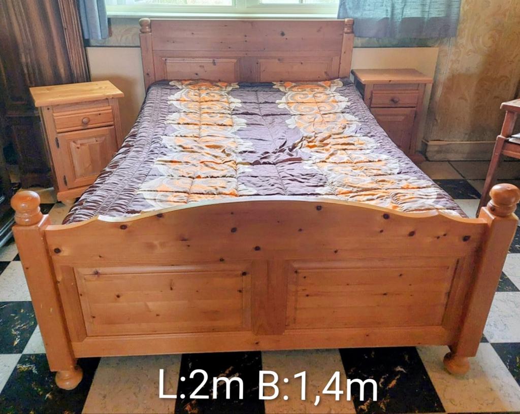 Grenen bed,nachtkastjes en  grenen kleerkast, Huis en Inrichting, Ophalen, Gebruikt, Hout