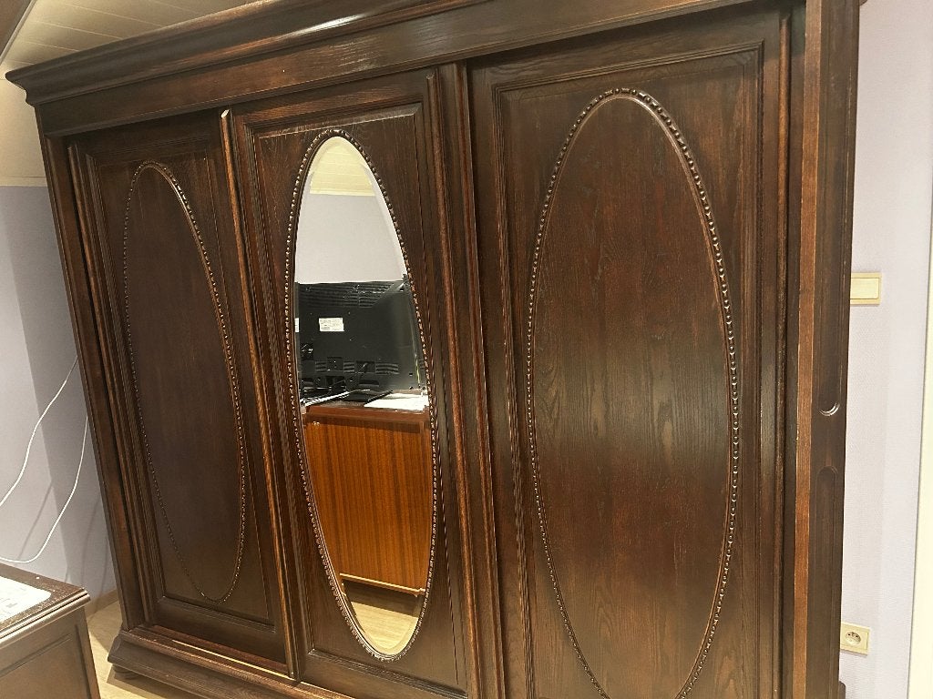 Kleerkast. Met schuifdeuren, Huis en Inrichting, Ophalen, Eikenhout, Met deur(en)