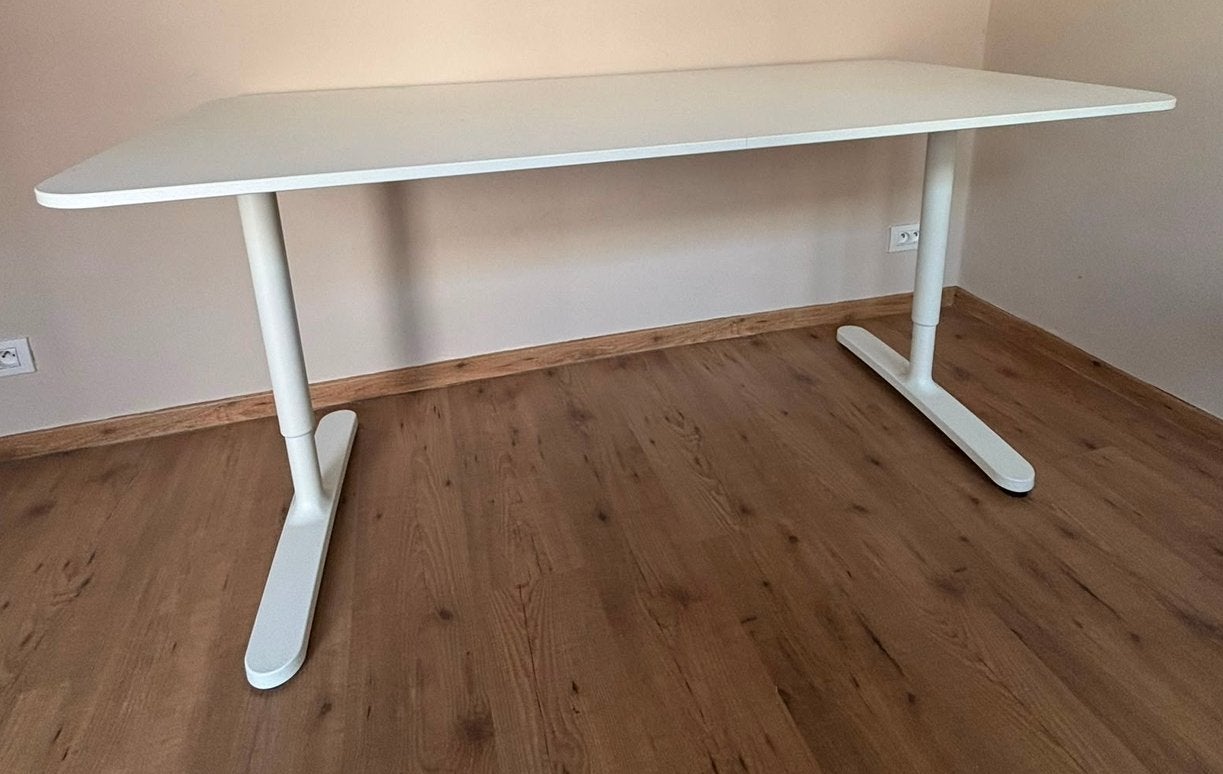 Bureau ikea Bekant wit, Huis en Inrichting, Bureaus, Ophalen, Gebruikt, Kabelgoot, IKEA