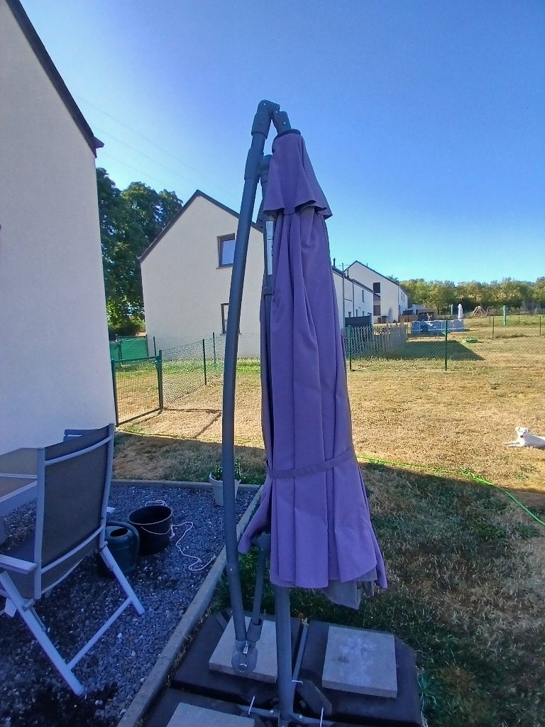 Parasol déporté 3X3 plus dalles, Jardin & Terrasse, Étanche, Comme neuf, Parasol flottant, Enlèvement