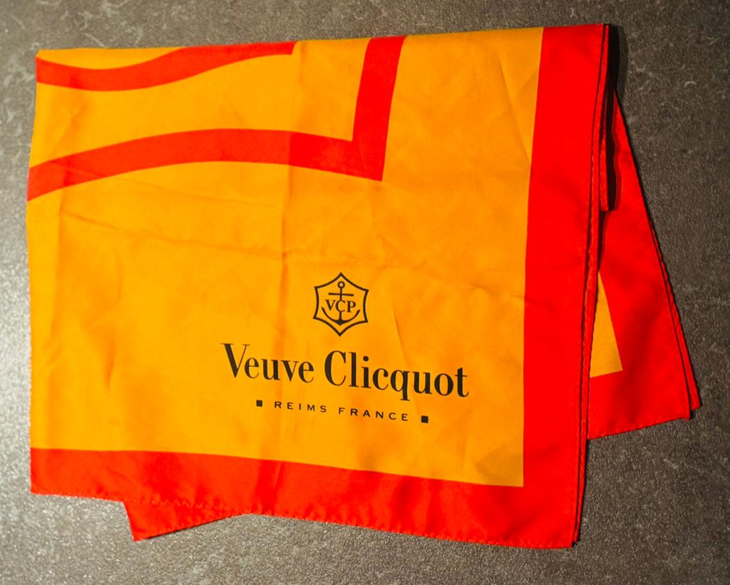 Veuve Cliquot sjaal, Ophalen of Verzenden, Gebruikt