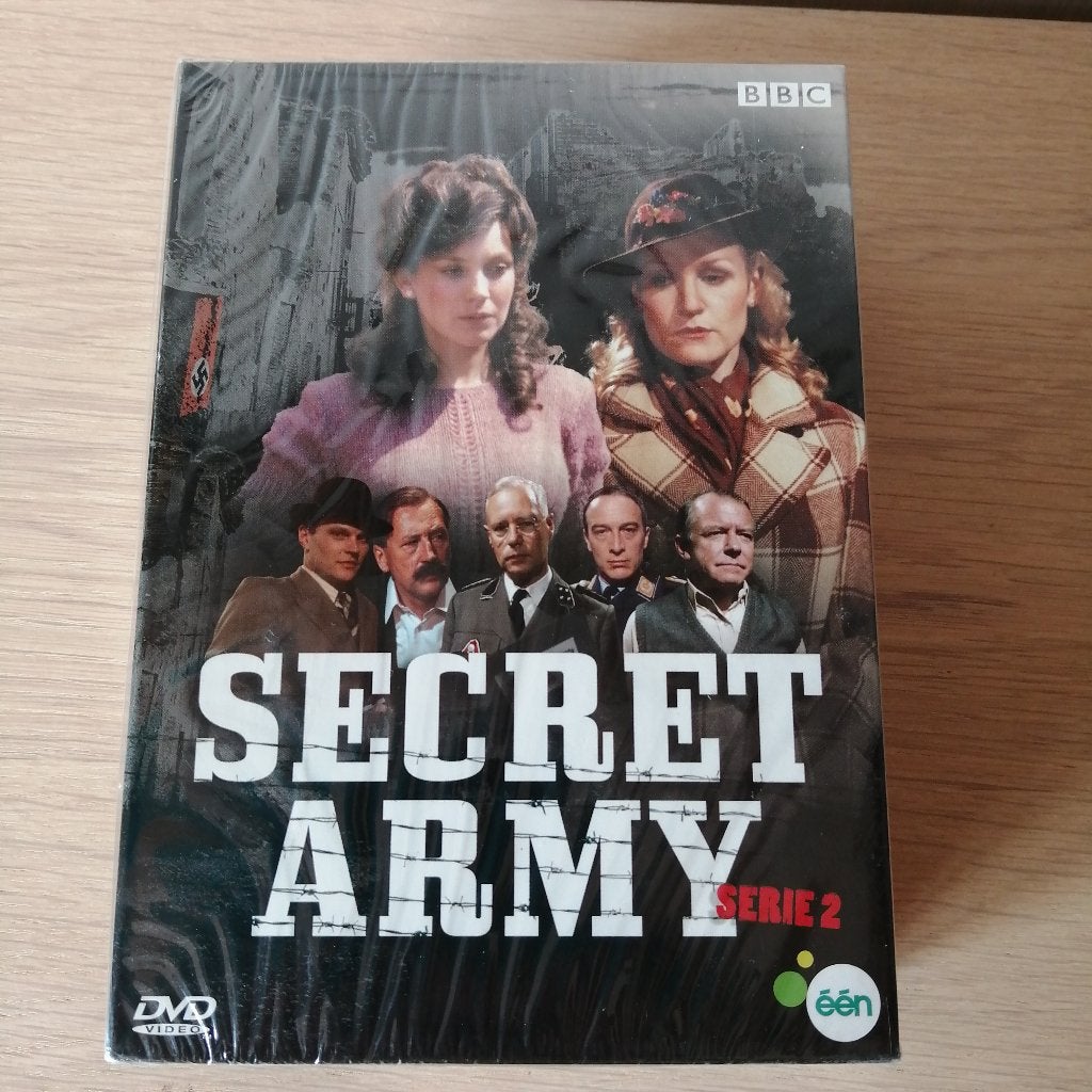 DVD Box  SECRET ARMY seizoen 2 ( nog verpakt ), Cd's en Dvd's, Ophalen, Nieuw in verpakking, Seizoen 2