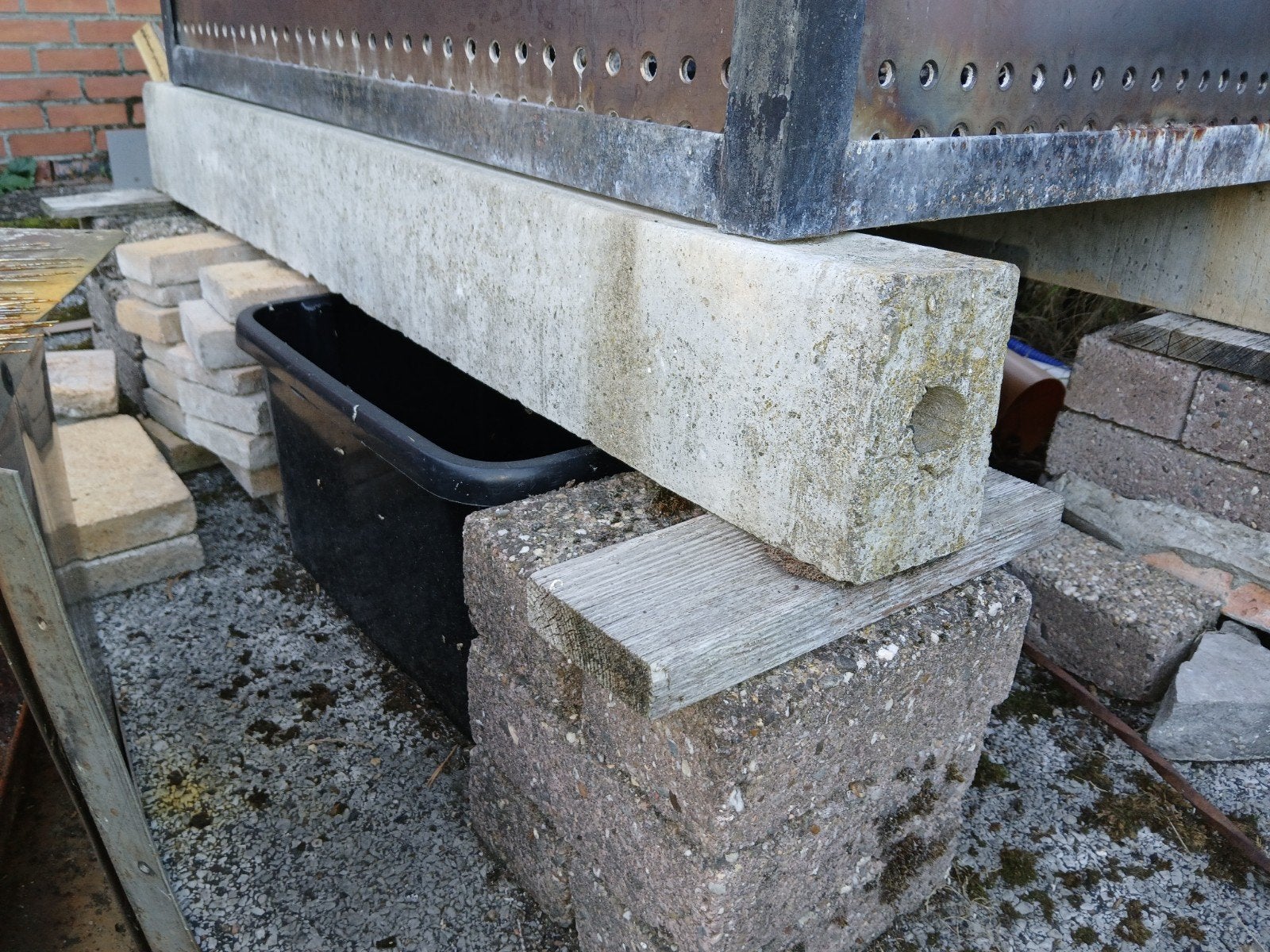 2x petrel. betonnen steunbalk. 120cmx13x8.5, Doe-het-zelf en Bouw, Ophalen