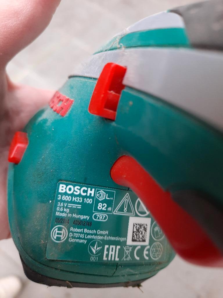 Grastrimmer op accu, Tuin en Terras, Ophalen, Gebruikt, BOSCH, 10 tot 30 cm