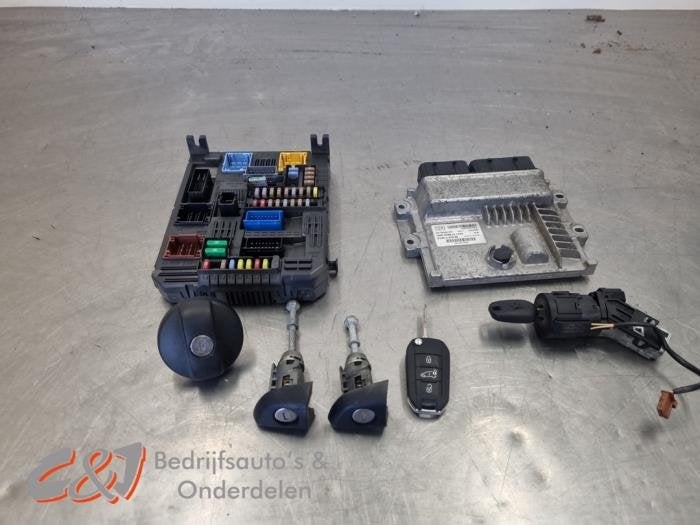 Kontaktslot + computer van een Peugeot Expert, Gebruikt, -, -, Ophalen of Verzenden