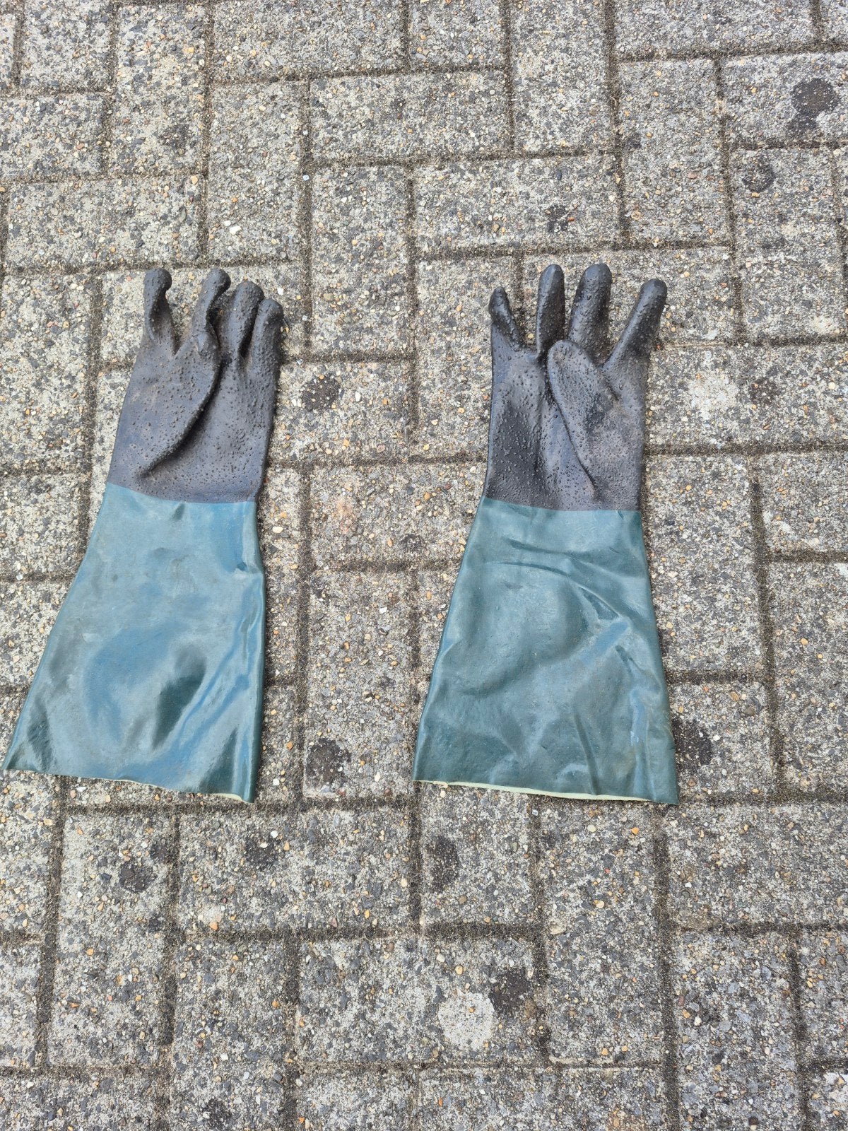 handschoenen om mee te zandstralen, Hobby en Vrije tijd, Metaaldetectors, Ophalen, Zo goed als nieuw