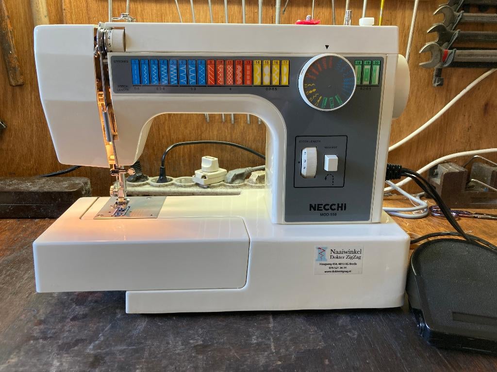 Necchi 559 - ideale startersmachine, Hobby en Vrije tijd, Naaimachines en Toebehoren, Zo goed als nieuw, Naaimachine, Overige merken