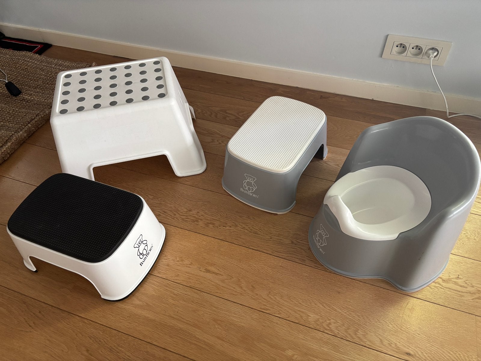 Tabourets et petit pot, Enlèvement, Utilisé