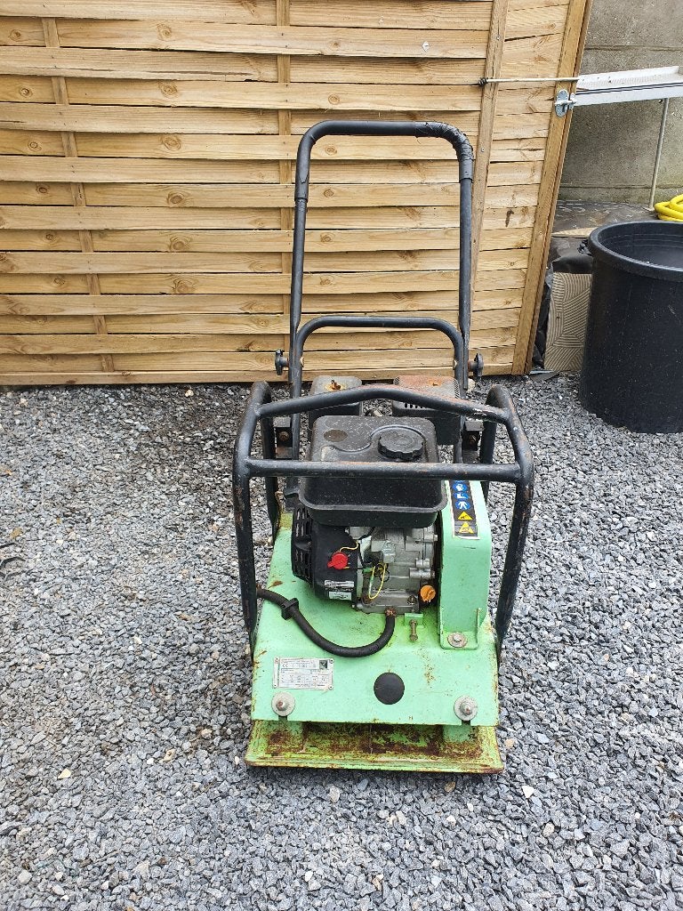 Trilplaat MVC-F70H van Mikasa met trilkracht 1220 kg, werkt, Doe-het-zelf en Bouw, Ophalen, Zo goed als nieuw