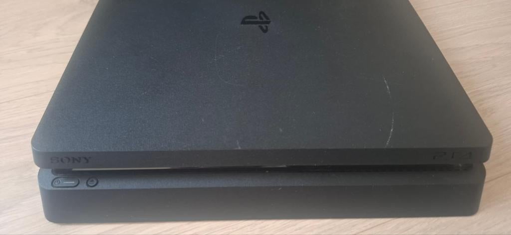 PS4 + gaming stuur + games, Games en Spelcomputers, Ophalen of Verzenden, Zo goed als nieuw, Met 1 controller, Slim