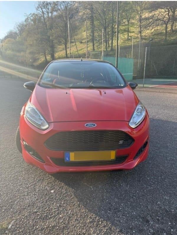 Ford Fiesta Diesel 2016, Autos, Rouge, Achat, Boîte manuelle, Noir