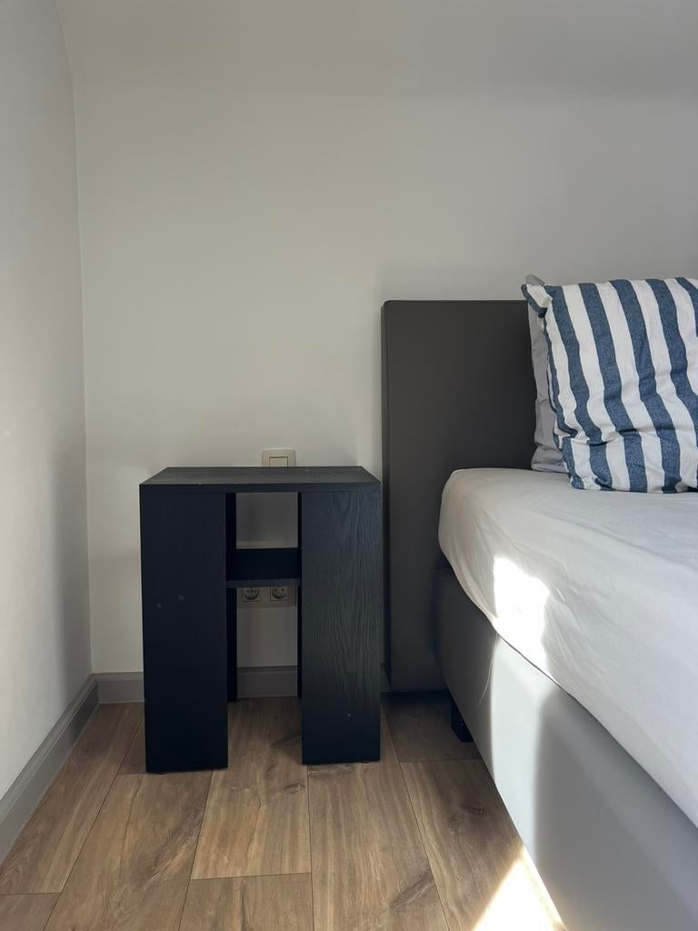 Bijzettafel/nachtkastje H&M home