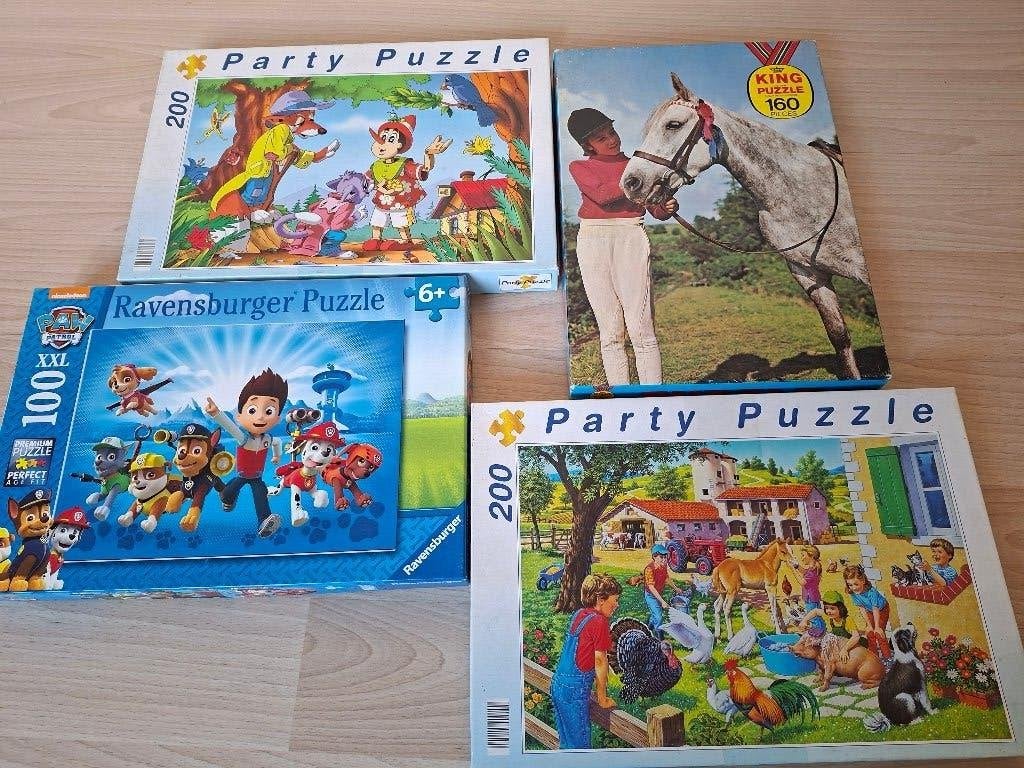 4 puzzels van 100 tot 200 stukjes (zie foto's), Ophalen of Verzenden
