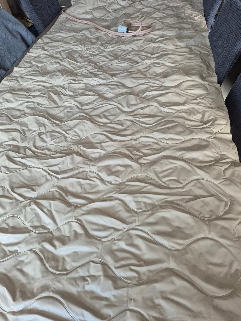 sur matelas alternating + compresseur, Enlèvement, Comme neuf