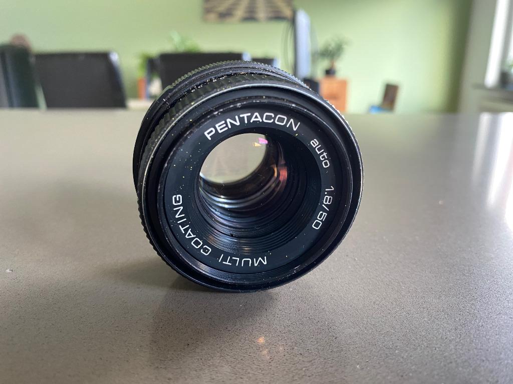 Pentacon 50mm f/1.8 en monture M42, Audio, Tv en Foto, Ophalen, Gebruikt, Standaardlens