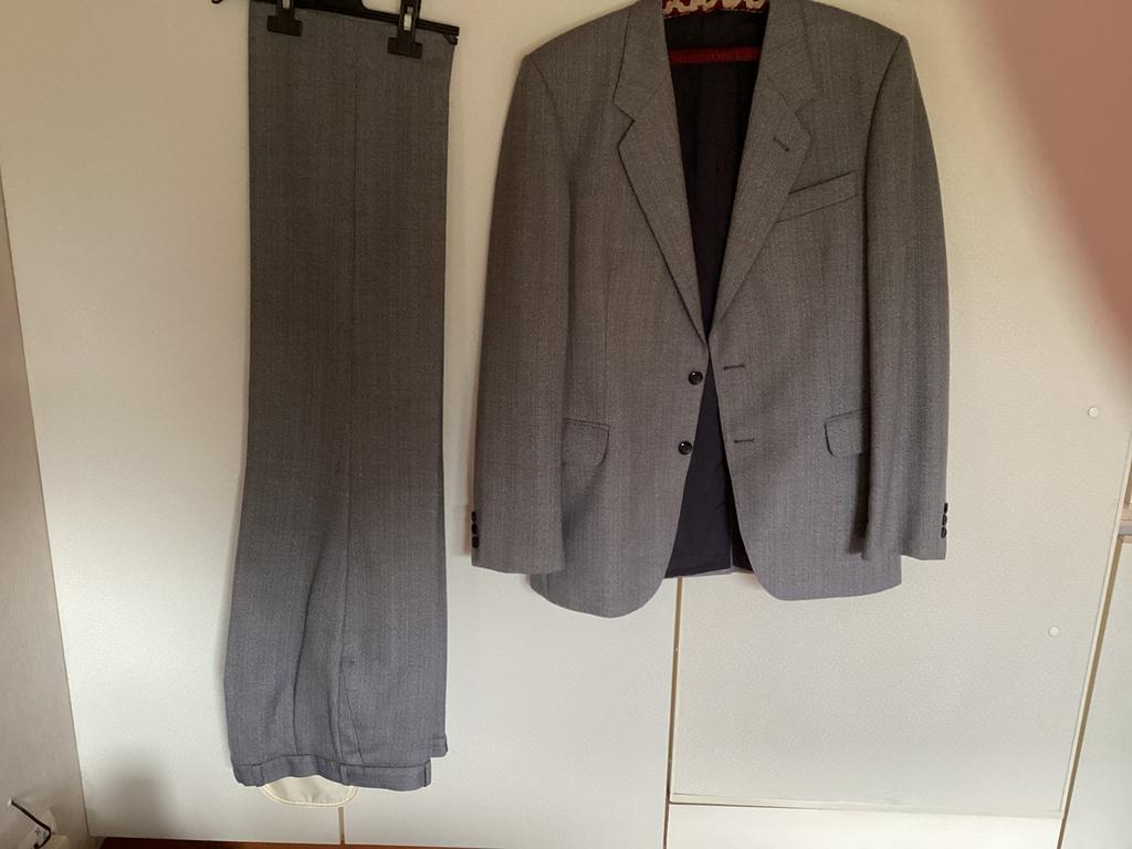 Grijs herenkostuum maat 48-50, Kleding | Heren, Kostuums en vesten, Ophalen of Verzenden, Zo goed als nieuw, Maat 48/50 (M), Grijs