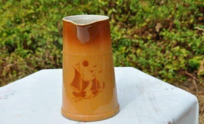§ pichet brun decor bateau 1litre 1/2, Enlèvement ou Envoi