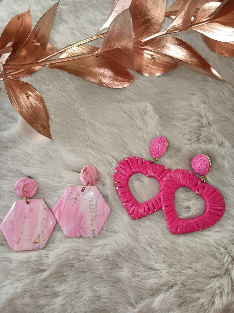 2 paar roze oorbellen, Ophalen of Verzenden, Zo goed als nieuw, Roze, Knopjes of Stekers