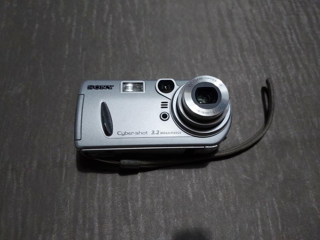 Sony Cyber-shot DSC-P72 Digitale 3.2 MP, 3x optische zoom, Audio, Tv en Foto, Fotocamera's Digitaal, Sony, Ophalen