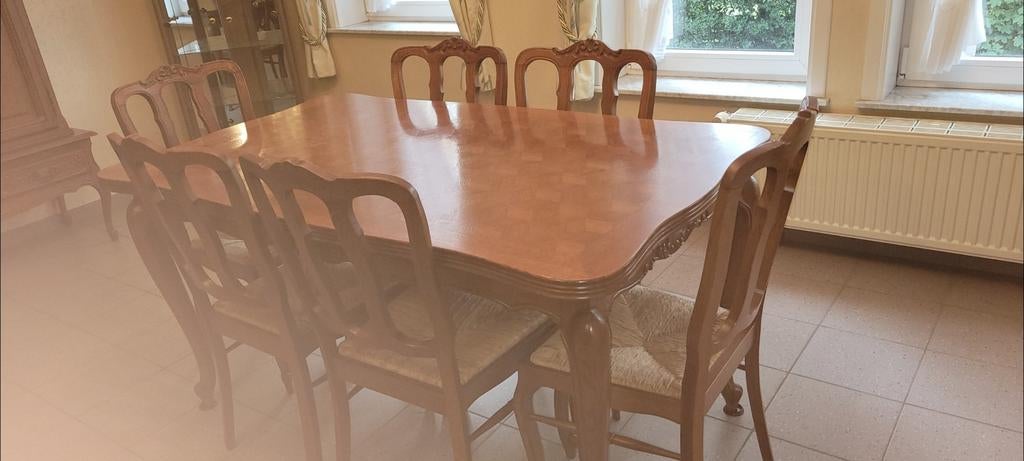 Table de salle a manger avec 6 chaises, Enlèvement