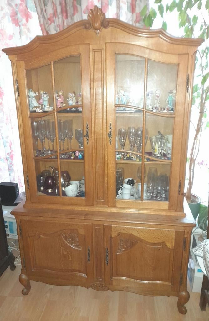 Ancienne vitrine en chêne clair, Chêne